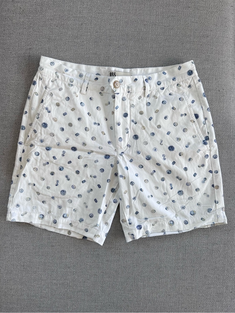 ONS Men's White Printed Flat Front Shorts Size 29